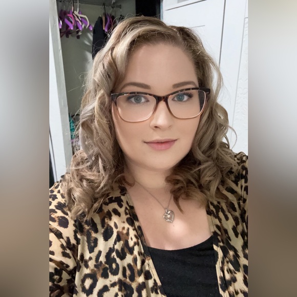 Meet your Posher, Brittney - Picture 1 of 1